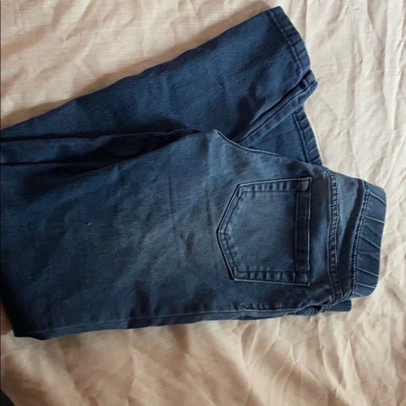 Jogging - Picture 2 of 2